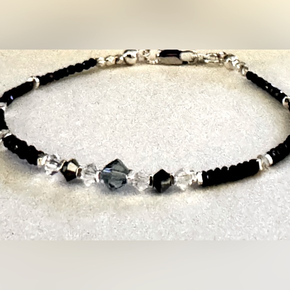 Swarovski Crystal, Micro Faceted Black Spinel Bracelet set in Sterling Silver - Picture 5 of 5